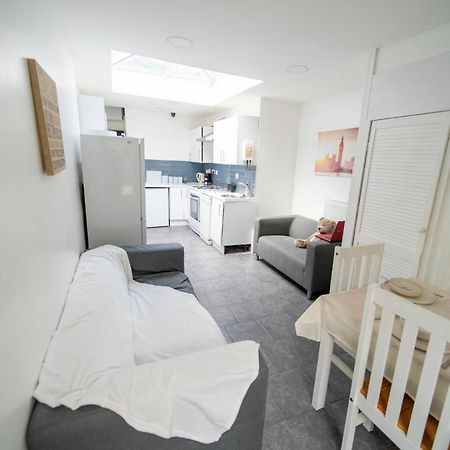 Stay Sa Cosy Equipped Studios Available 10 Mins From The City! Free Wifi &50" Smart Tv'S! Birmingham Dış mekan fotoğraf