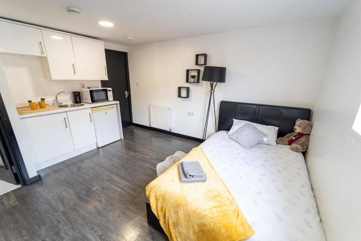 Stay Sa Cosy Equipped Studios Available 10 Mins From The City! Free Wifi &50" Smart Tv'S! Birmingham Dış mekan fotoğraf